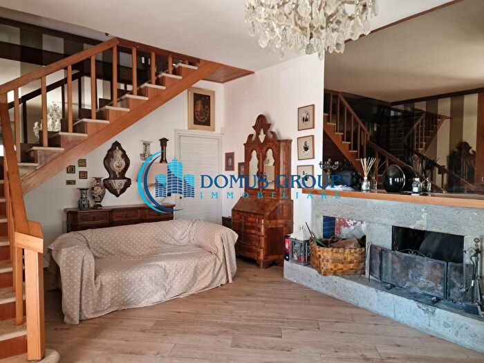 Casa con 8 locali in vendita in Via del Lago, Bracciano