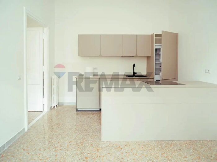 Appartamento trilocale in affitto in Viale delle Medaglie dOro, Roma