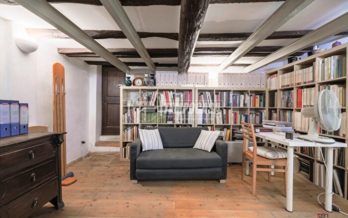 Appartamento monolocale in vendita in Via Savenella, Bologna