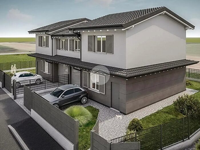 Casa con 5 locali in vendita in Via Don Giuseppe Boroni Grazioli, Castelverde