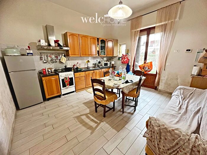 Appartamento con 5 locali in vendita in Campi Bisenzio