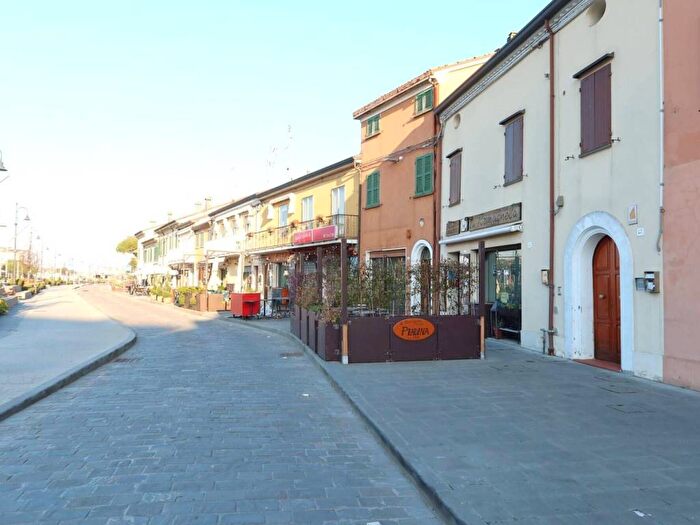 Appartamento trilocale in affitto in Viale Nazario Sauro, Centro, Cervia