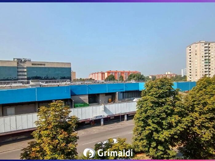 Appartamento trilocale in affitto in Via Giacomo Quarenghi, Gallaratese, Milano