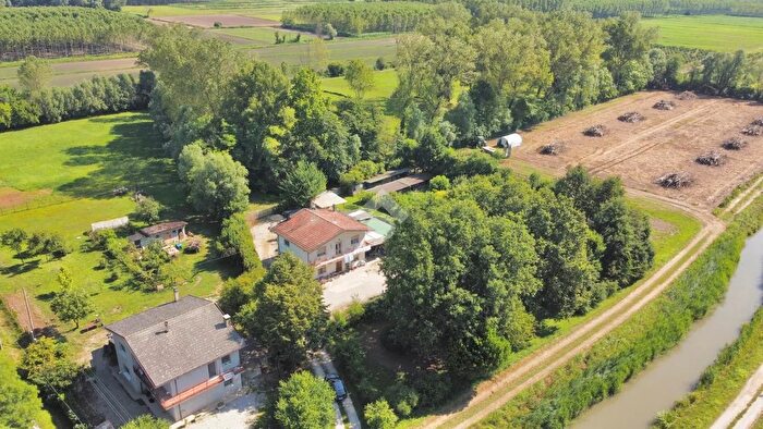 Casa con 6 locali in vendita in Via Munaron, Piombino Dese