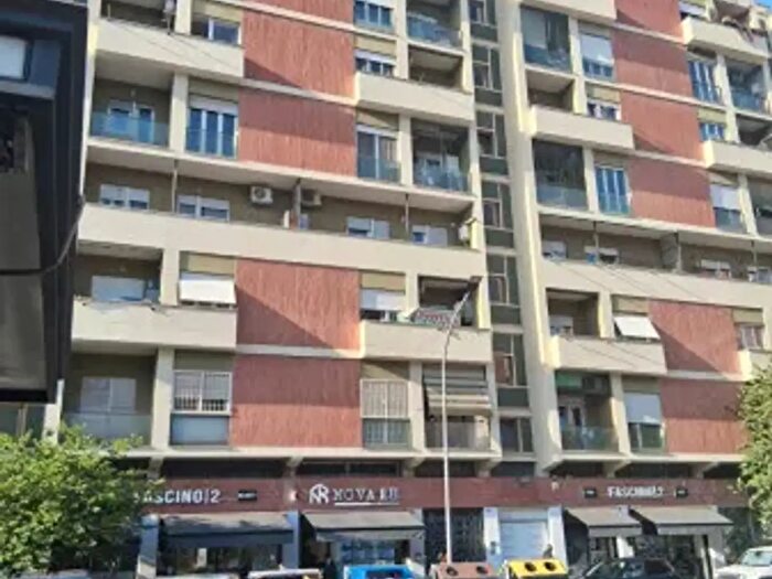 Appartamento trilocale in vendita in Piazza Roberto Malatesta, Roma