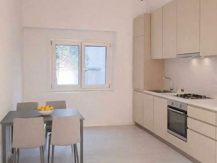 Appartamento bilocale in vendita in Via Solari, Parma