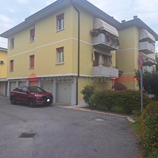 Appartamento quadrilocale in vendita in Via Generale Giacomo Desenzani, Castiglione Delle Stiviere