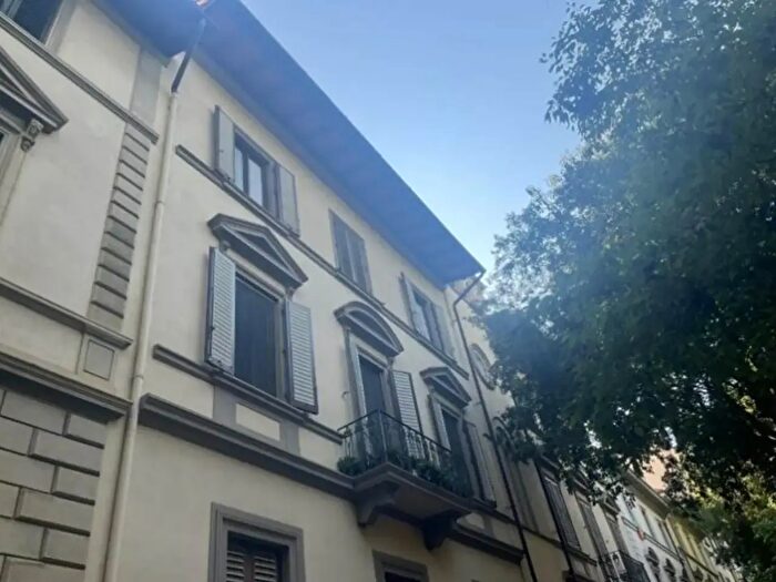 Appartamento con 5 locali in vendita in Viale dei Mille, Firenze