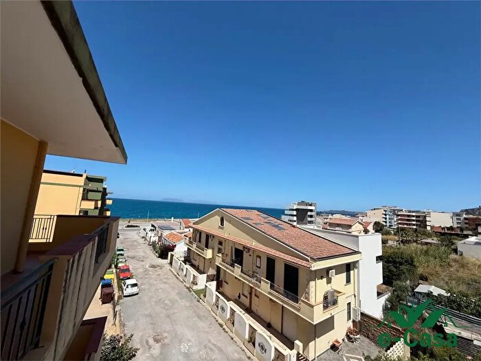 Appartamento trilocale in vendita in Via Spiaggia di Ponente, Milazzo