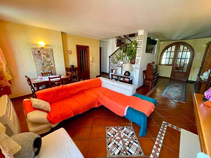 Appartamento quadrilocale in vendita in Via Giuseppe Raviglione Vercelli, Vercelli