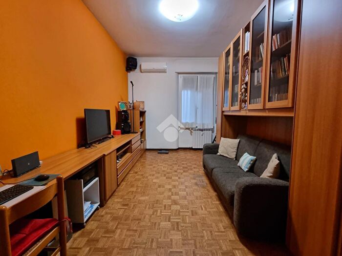 Appartamento trilocale in vendita in Via Forze Armate, Milano