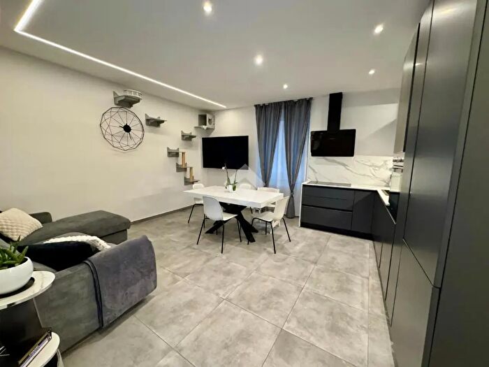 Appartamento trilocale in vendita in Viale Como, Malnate