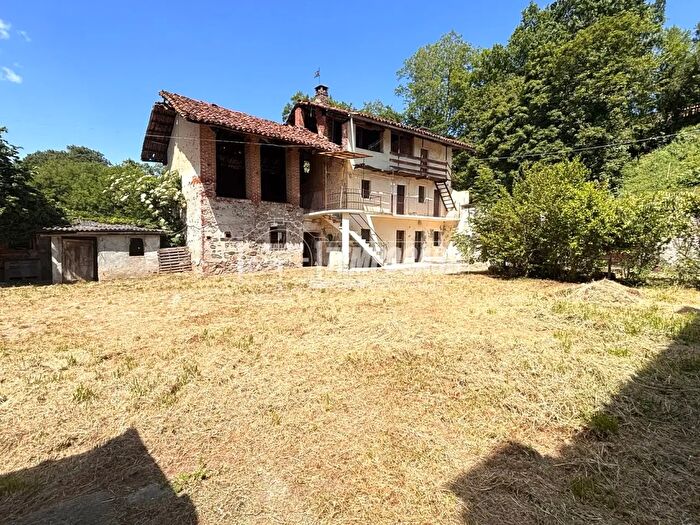 Casa con 6 locali in vendita in Via Meinardi, San Giorgio Canavese