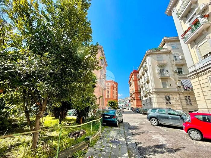 Appartamento trilocale in vendita in Via Nuova Pogioreale, Napoli