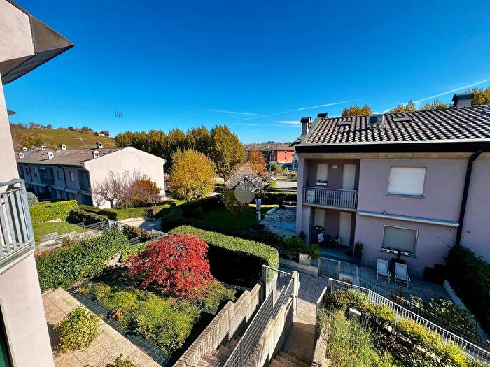 Casa con 5 locali in vendita in Corso Enotria, Alba