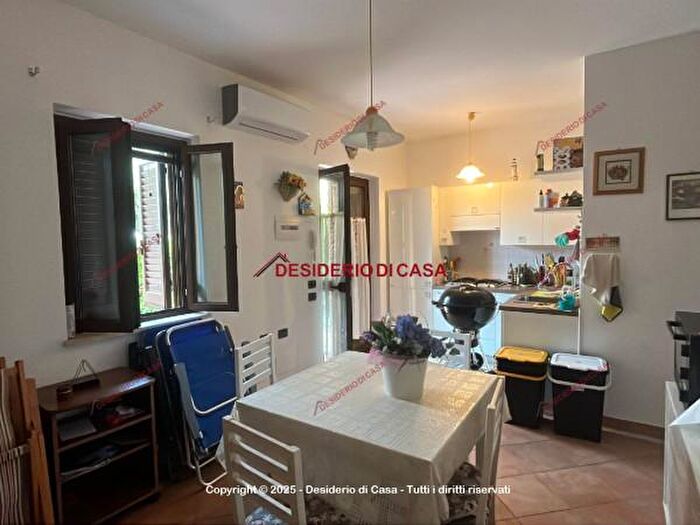 Appartamento trilocale in vendita in Ss, Campofelice Di Roccella