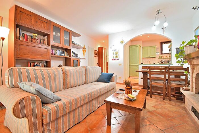 Appartamento quadrilocale in vendita in Via Losi, Asciano