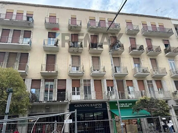 Appartamento con 5 locali in vendita in Via Luciano Manara, Messina