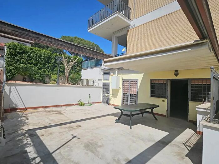 Appartamento trilocale in vendita in Via Bartolomeo Zorzi, Roma