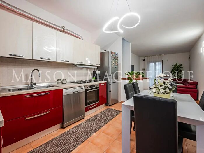 Casa quadrilocale in vendita in Via Olindo Bottazzi, Ferrara