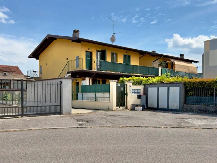 Appartamento bilocale in vendita in Via Carlo Porta, Mazzano