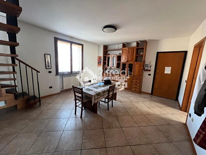 Appartamento con 6 locali in vendita in Sesto Fiorentino