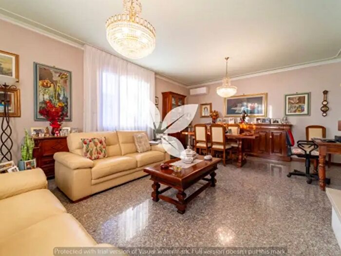 Casa con 6 locali in vendita in Gattatico