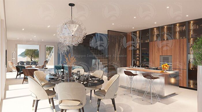 Casa con 5 locali in vendita in Alassio