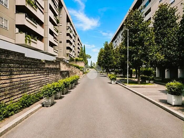 Appartamento quadrilocale in vendita in Via Piero Carnabuci, Roma