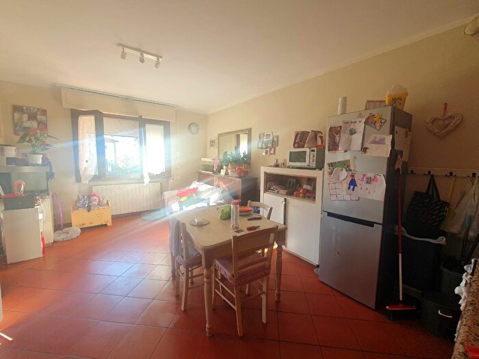 Appartamento trilocale in vendita in El Burlamacco, Lucca