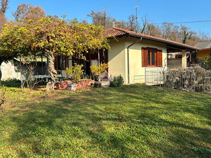 Casa trilocale in vendita in Via Pessone, Varallo Pombia