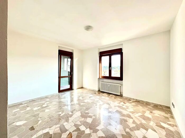 Appartamento trilocale in vendita in Via Feltre, Varese