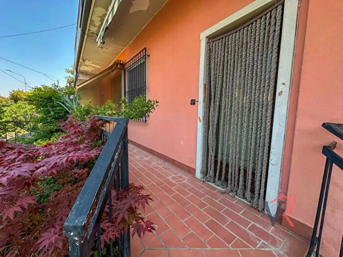 Casa con 6 locali in vendita in Via Don Pietro Guindani, Dello
