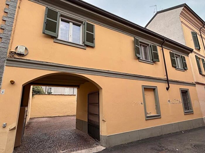 Appartamento bilocale in affitto in Via Fratelli Cairoli, Centro Storico, Voghera