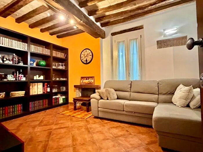 Appartamento trilocale in vendita in Borgo Goldoni Carlo, Parma