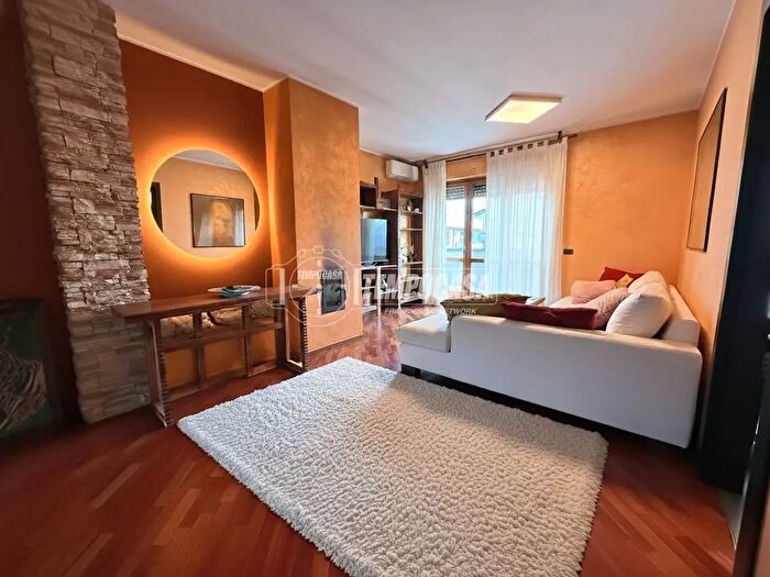 Appartamento quadrilocale in vendita in Via Carlo Emilio Gadda a, Monza
