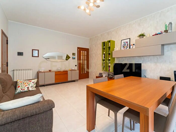 Appartamento trilocale in vendita in Via Guglielmo Marconi, Pedara