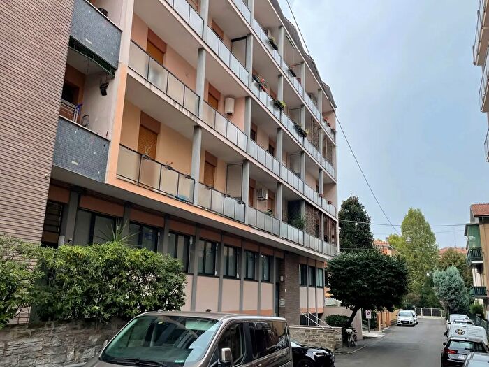 Appartamento con 5 locali in vendita in Modena