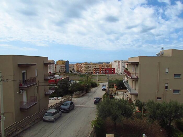 Appartamento con 7 locali in vendita in Via Montella Sciacca, Sciacca