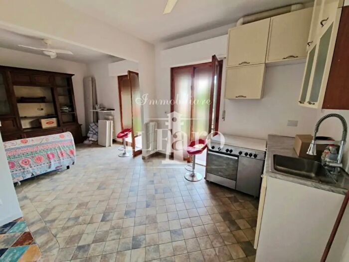 Appartamento quadrilocale in vendita in Eata Giovanna, Signa