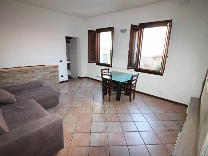Appartamento trilocale in affitto in Rampari di San Paolo, San Paolo, Ferrara