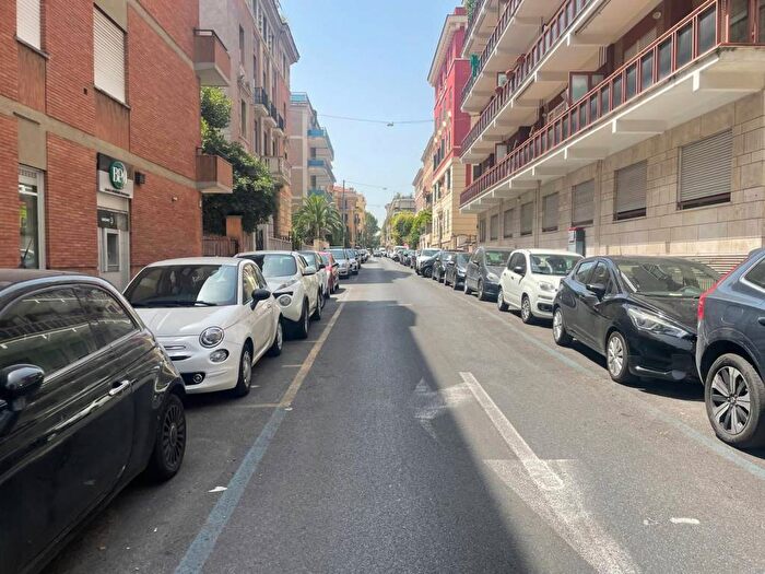 Appartamento bilocale in affitto in Via Clitunno, Trieste Coppedè, Roma