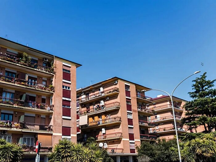Appartamento trilocale in vendita in Piazza Aruleno Celio Sabino, Roma