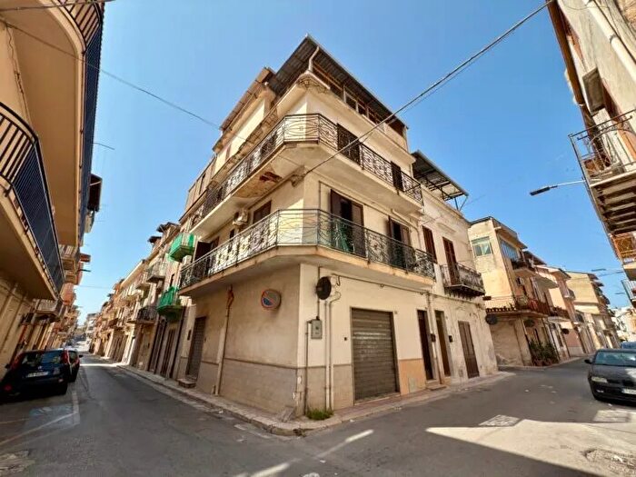 Casa con 7 locali in vendita in Partinico Via Vincenzo Miserendino, Partinico