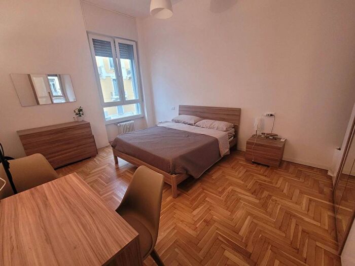 Appartamento trilocale in affitto in Viale Bligny, Bocconi, Milano