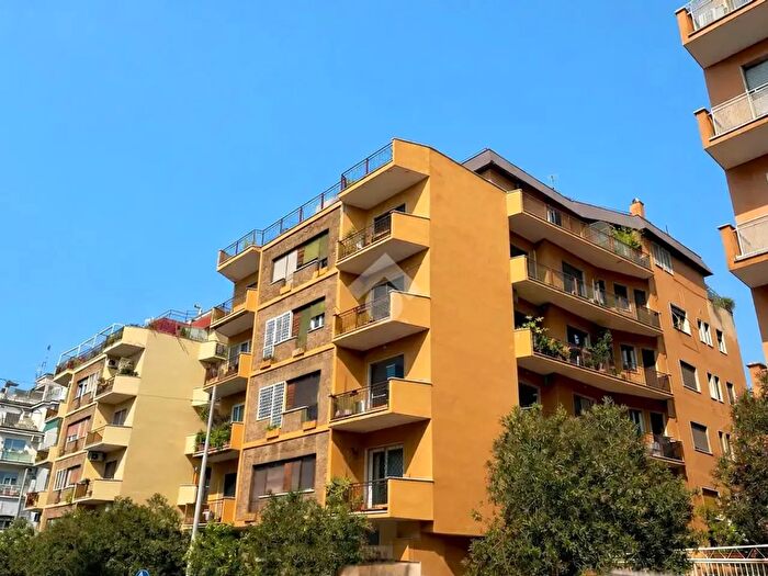 Appartamento monolocale in affitto in Via Nemorense, Roma
