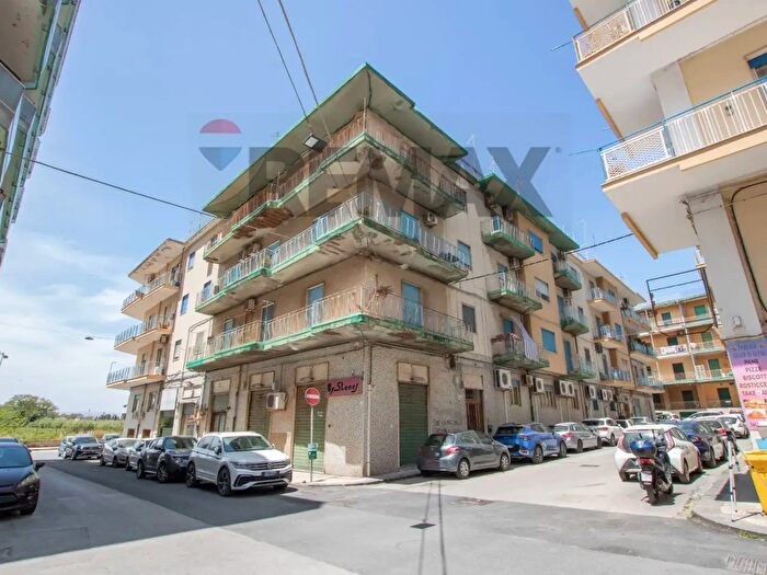 Appartamento con 5 locali in vendita in Via Simeto, Siracusa
