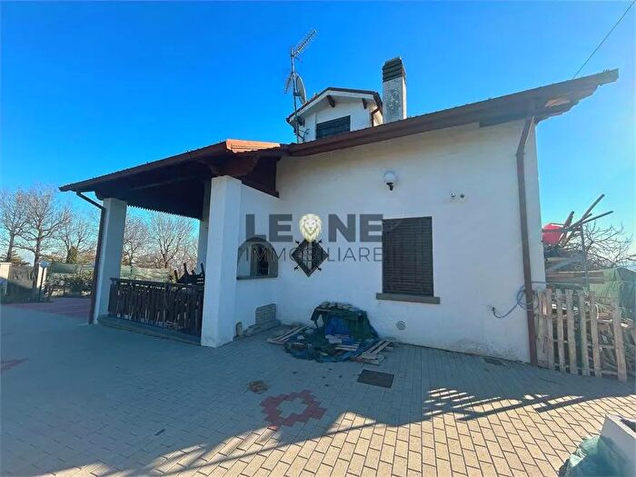 Casa con 7 locali in vendita in Castelvetro di Modena, Castelvetro Di Modena