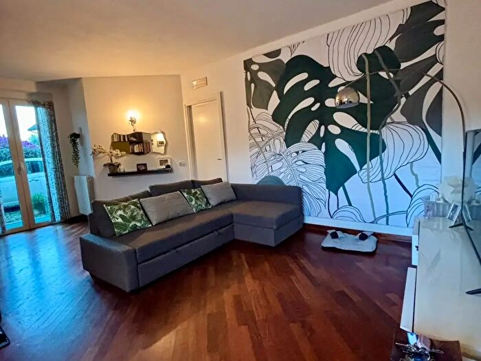 Appartamento con 5 locali in vendita in Massa