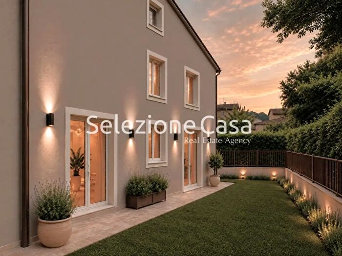 Appartamento con 5 locali in vendita in Castelfranco Di Sotto